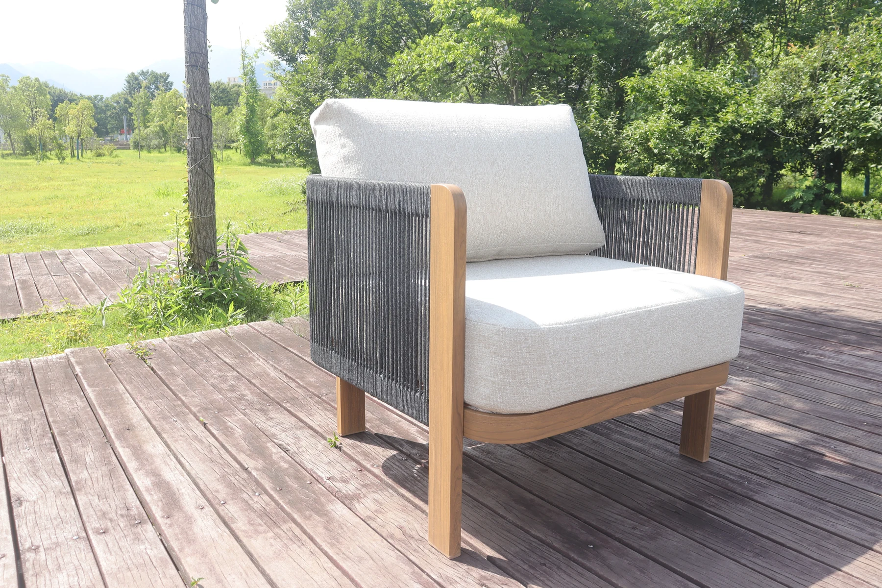 Rope Outdoor Sofa Set: Armchair side profile and rope-woven panel